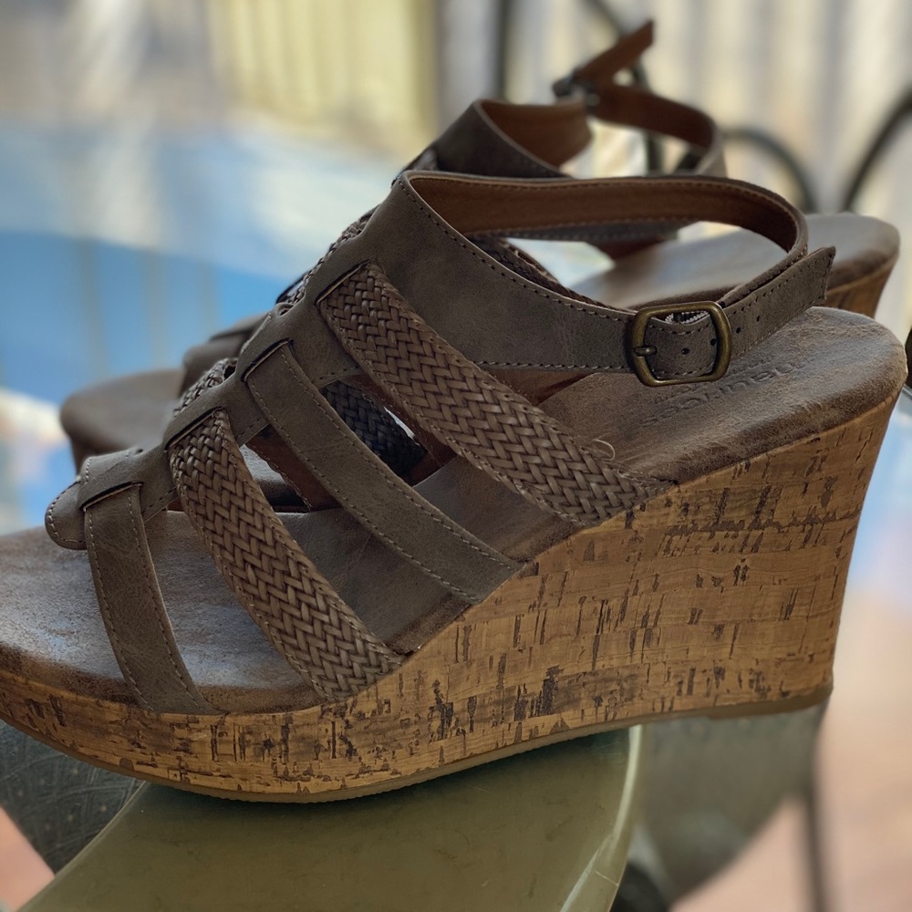 Maurices wedges worn once!!